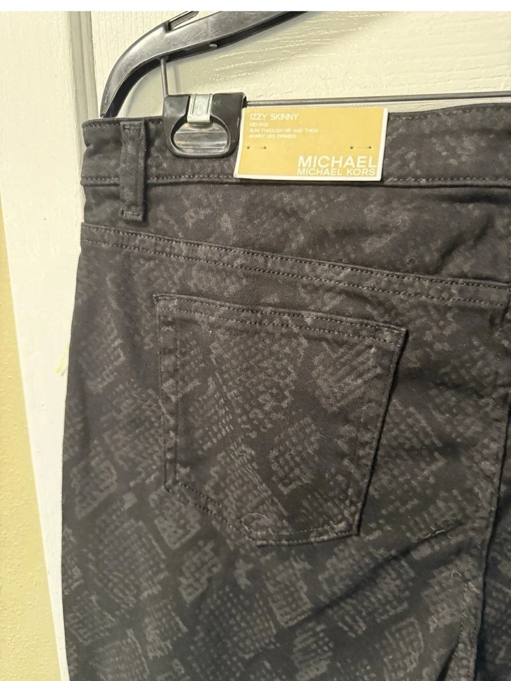 Michael Kors Women’s Jeans black textured Skinny size 16 Mid rise New